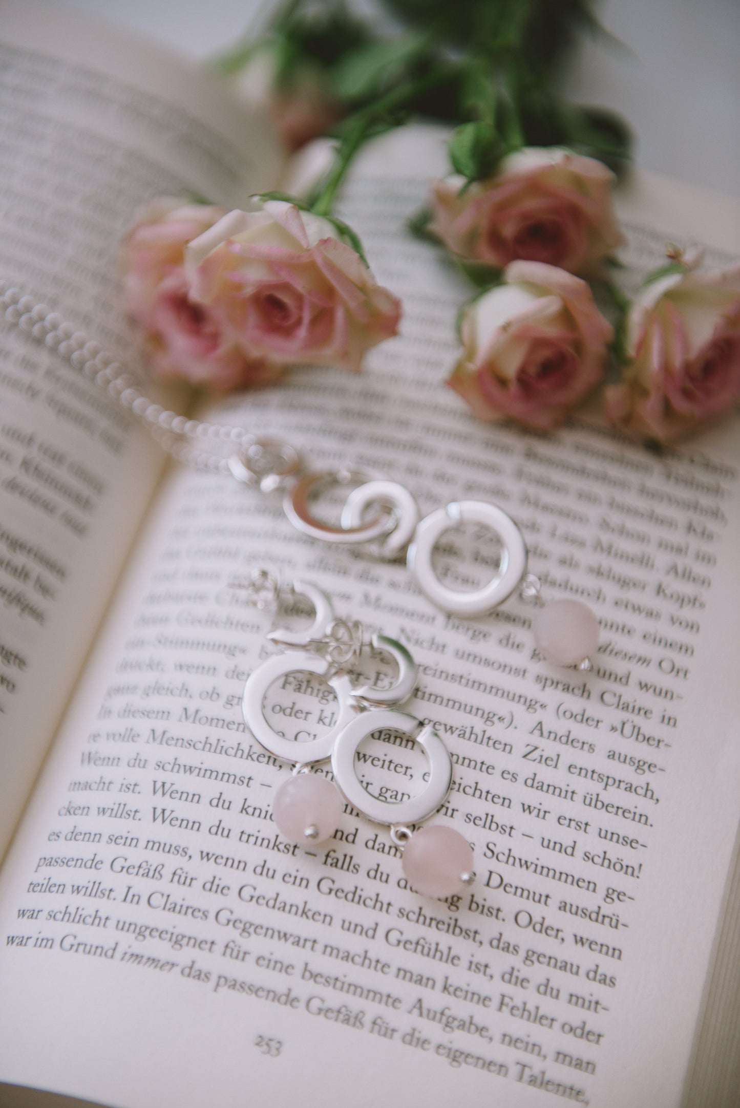 Bubbles earrings with stone